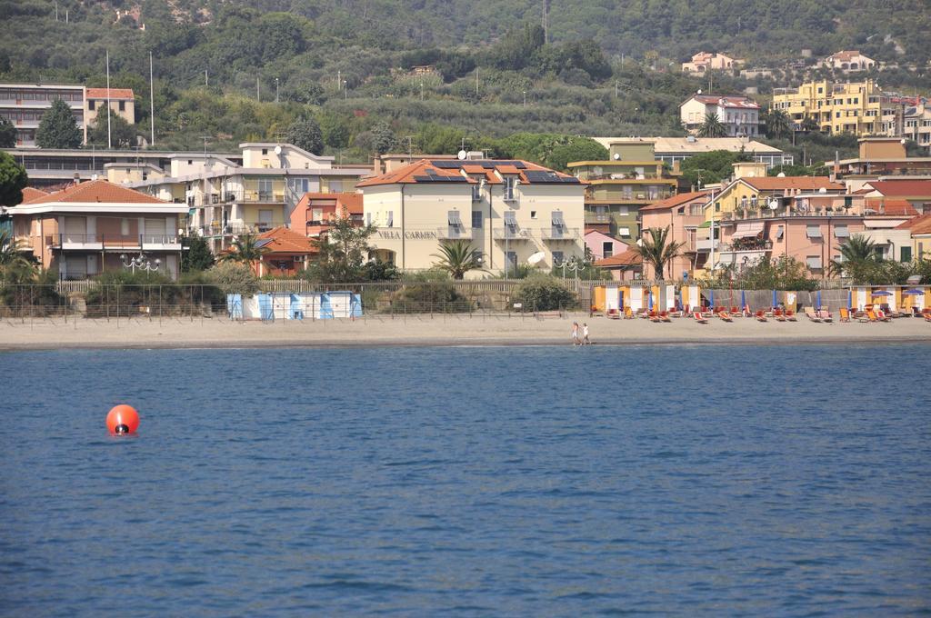 Residence Villa Carmen Fronte Mare A 50 Mt П'єтра-Лігуре Екстер'єр фото