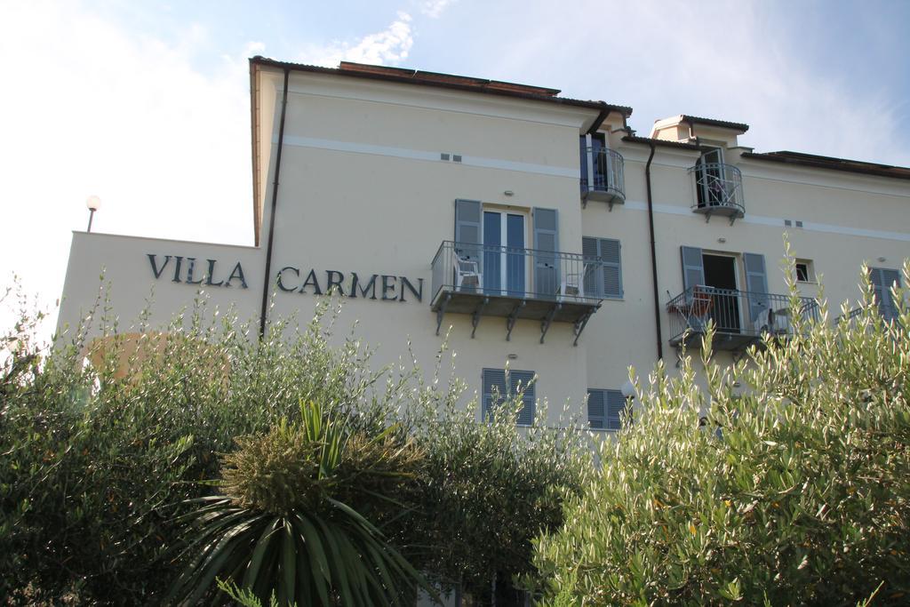 Residence Villa Carmen Fronte Mare A 50 Mt П'єтра-Лігуре Екстер'єр фото
