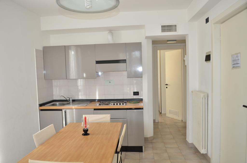 Residence Villa Carmen Fronte Mare A 50 Mt П'єтра-Лігуре Екстер'єр фото