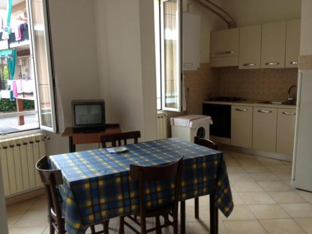 Residence Villa Carmen Fronte Mare A 50 Mt П'єтра-Лігуре Екстер'єр фото