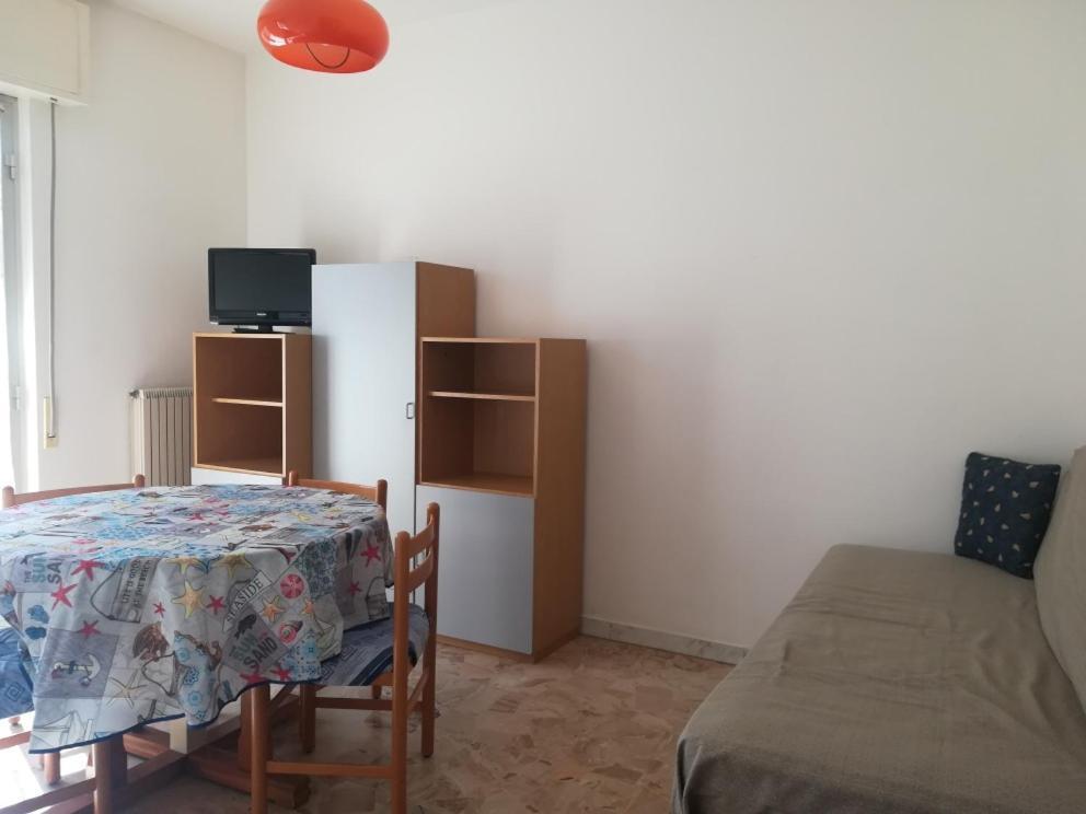 Residence Villa Carmen Fronte Mare A 50 Mt П'єтра-Лігуре Екстер'єр фото