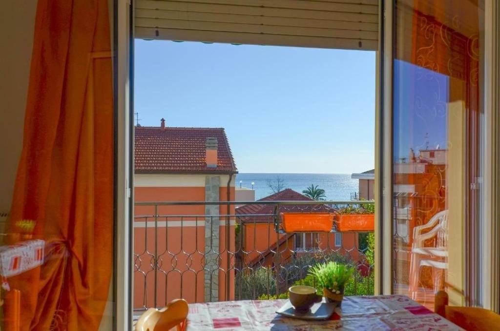 Residence Villa Carmen Fronte Mare A 50 Mt П'єтра-Лігуре Екстер'єр фото