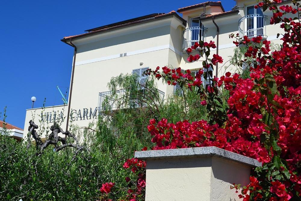 Residence Villa Carmen Fronte Mare A 50 Mt П'єтра-Лігуре Екстер'єр фото