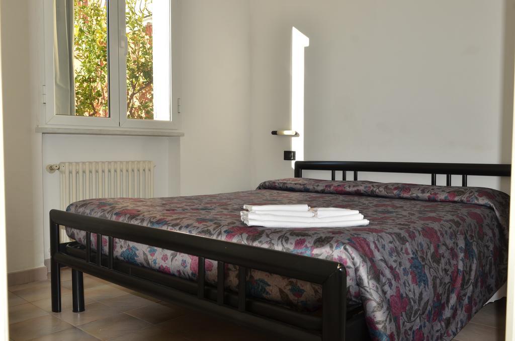 Residence Villa Carmen Fronte Mare A 50 Mt П'єтра-Лігуре Екстер'єр фото