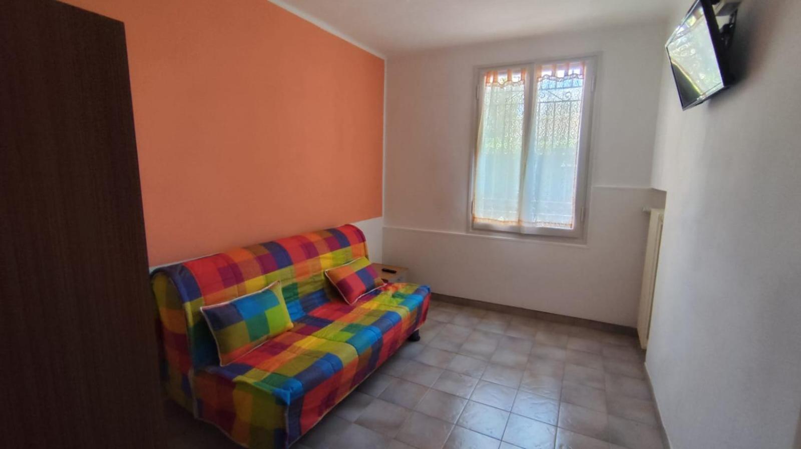 Residence Villa Carmen Fronte Mare A 50 Mt П'єтра-Лігуре Екстер'єр фото